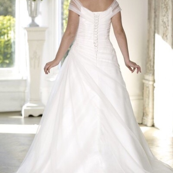 Dresses & Skirts - Brand new wedding dress Dresses & Skirts - Brand new wedding dress
